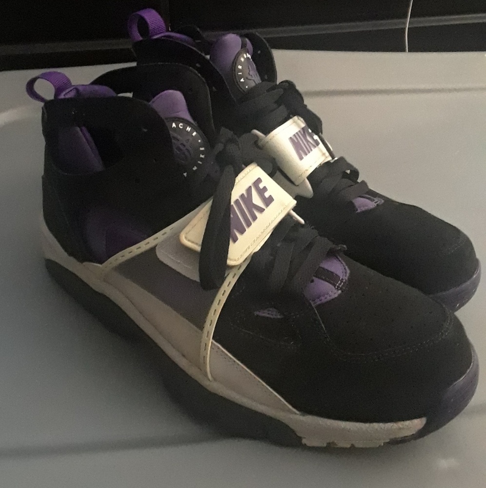 Throwback style Nike Huaraches